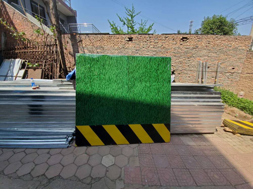 西安围挡西安锦园小区开远门莲湖公园.