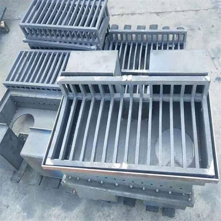 q235钢板焊接集水井公路桥梁排水集水槽铸铁泄水管长信自产自销