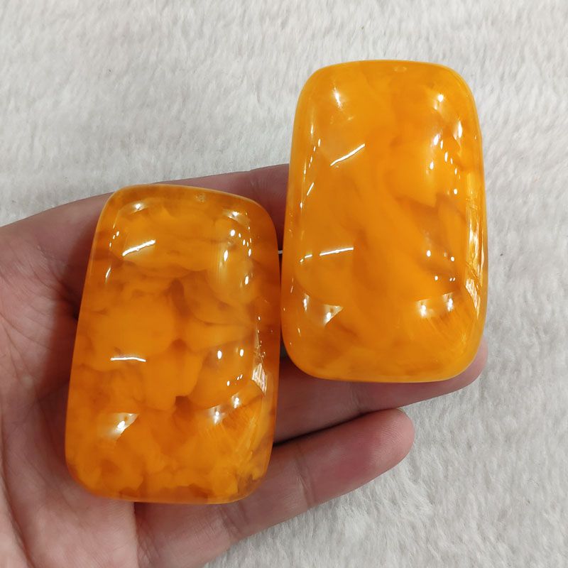 二代人造蜜蜡琥珀饰品吊坠人工琥珀旅游景点地摊展会产品义乌饰品批发