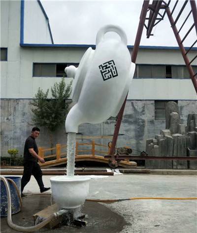 青花瓷流水茶壶玻璃钢喷泉天壶悬空流水大型紫砂铜雕悬壶创意水壶雕塑