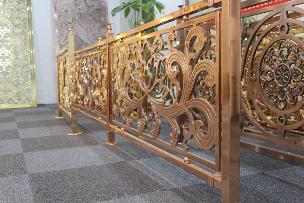 平凉铜楼梯铜扶手别墅楼梯要不要这么好看啊