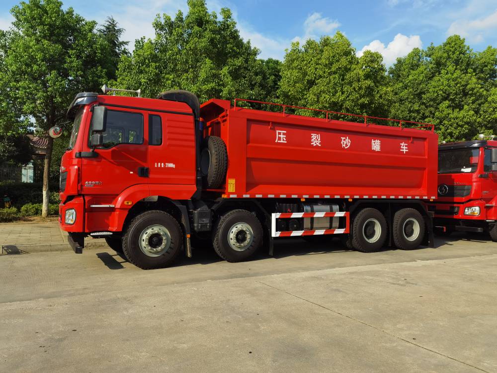 陕汽德龙m3000压裂砂罐车陕汽德龙前四后八压裂砂罐车