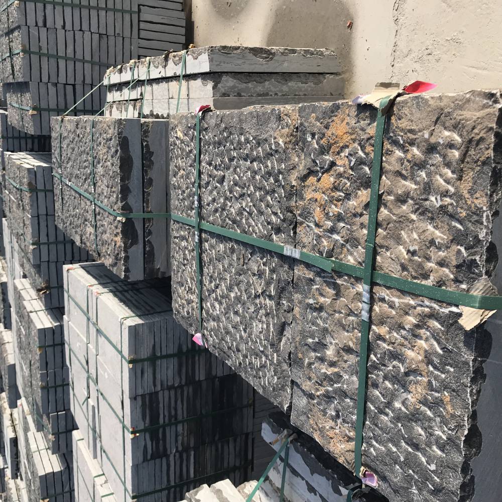 厂家供应凿毛面青石板2021新价格