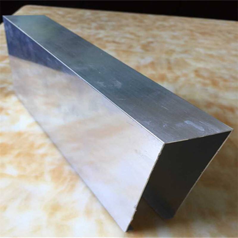 售楼部氟碳漆型材凹槽铝方管安装_铝方通