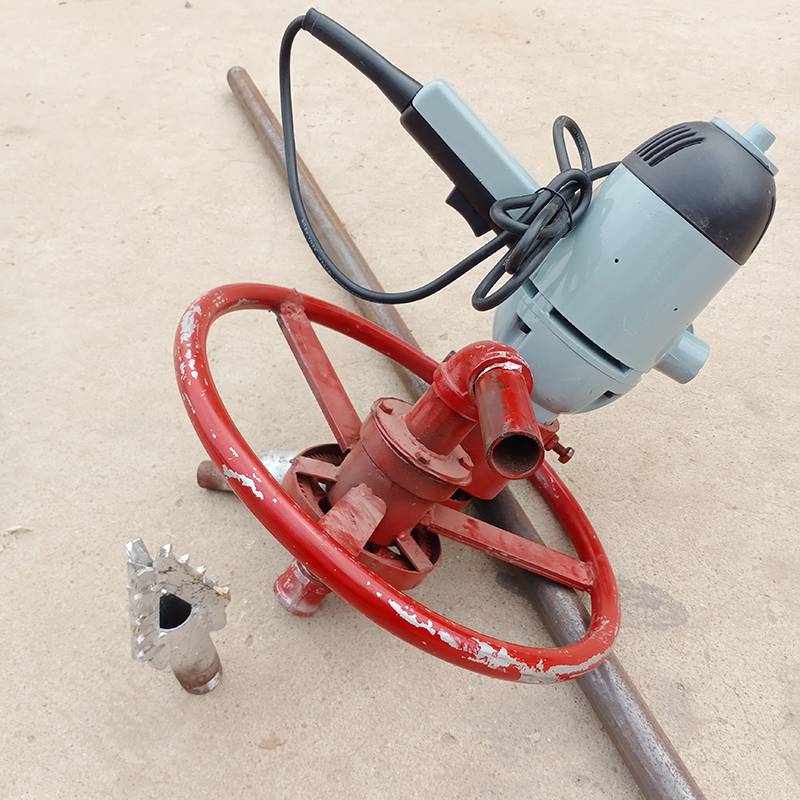 小型手电钻式水井钻机山东久恒圆盘式家用钻井机室内电动打井