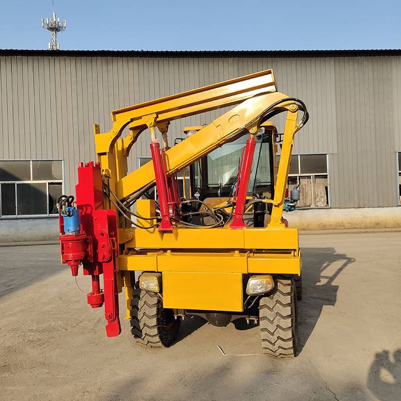 波形护栏打桩机厂家畅金钻打一体公路护栏打桩机价格