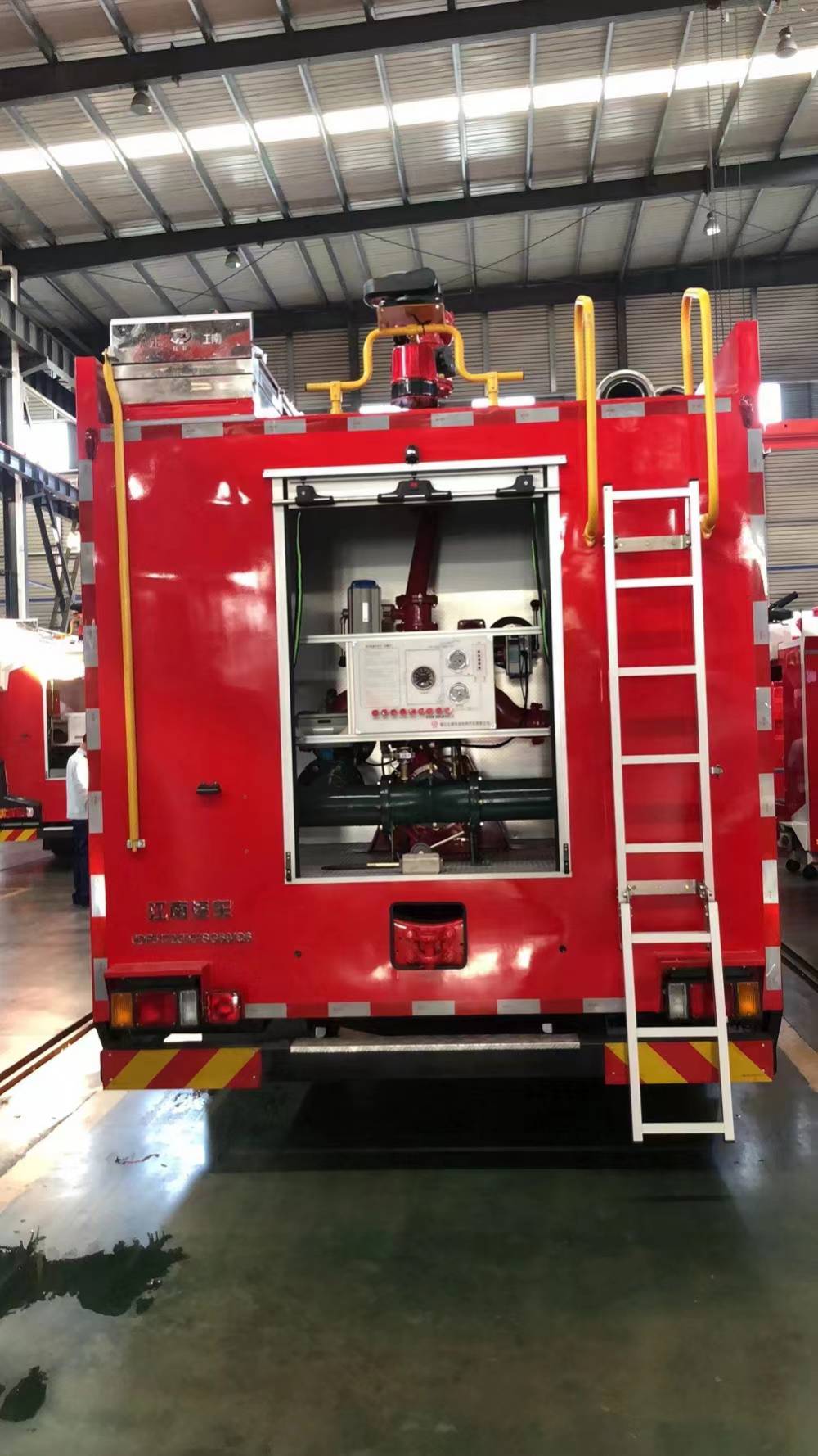 庆铃6吨中型水罐消防车水罐泡沫灭火消防车