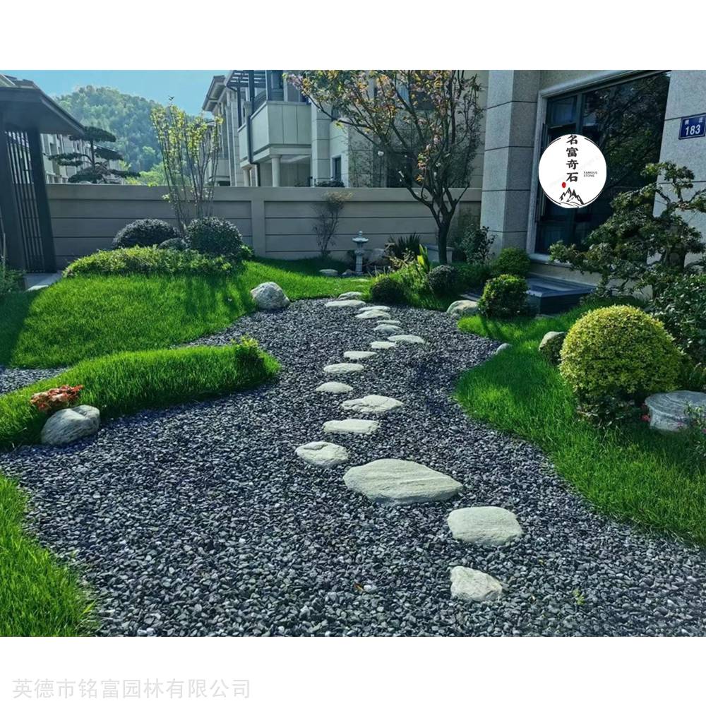 破碎石子用途分享地面铺装石头报价砾石以黑色为主题