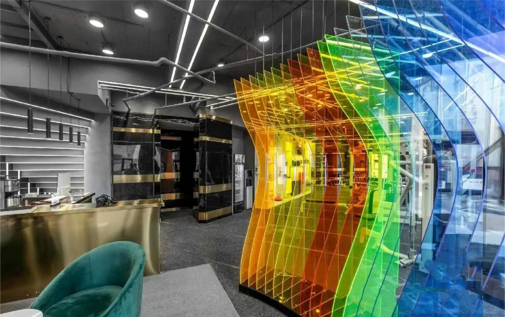 网红克莱因蓝炫彩条纹亚克力屏风客厅办公室店面隔断玄关装饰定制