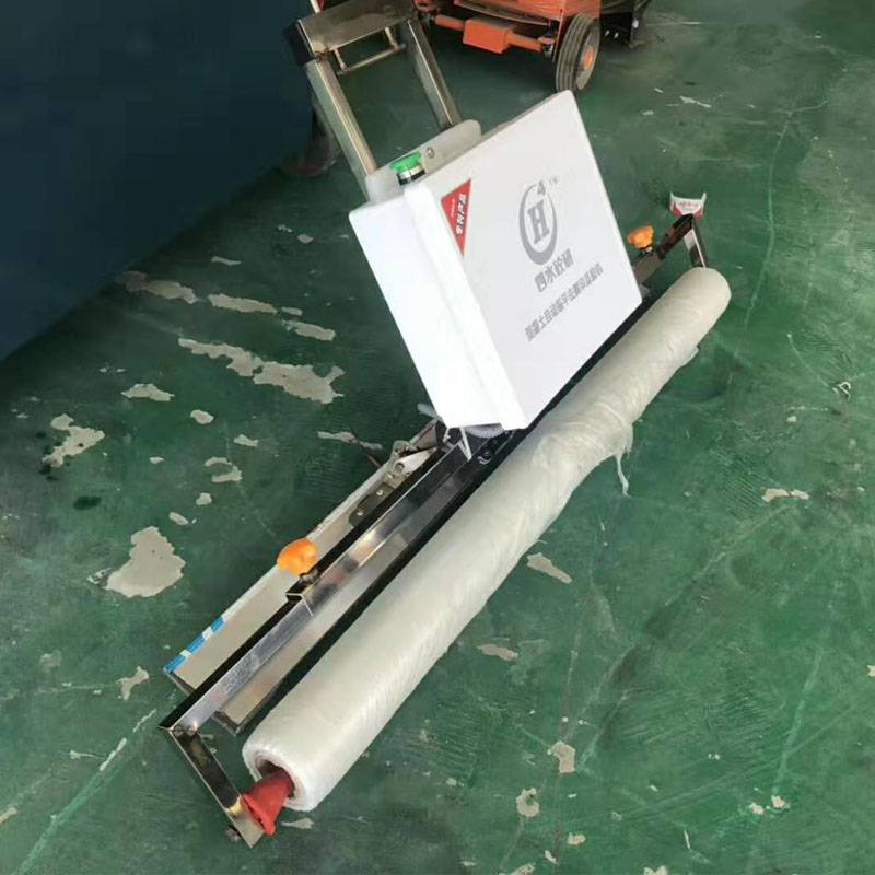 自动盖膜机是覆盖质量及速率,普通工人都舒适上手,比人工盖膜结果体现