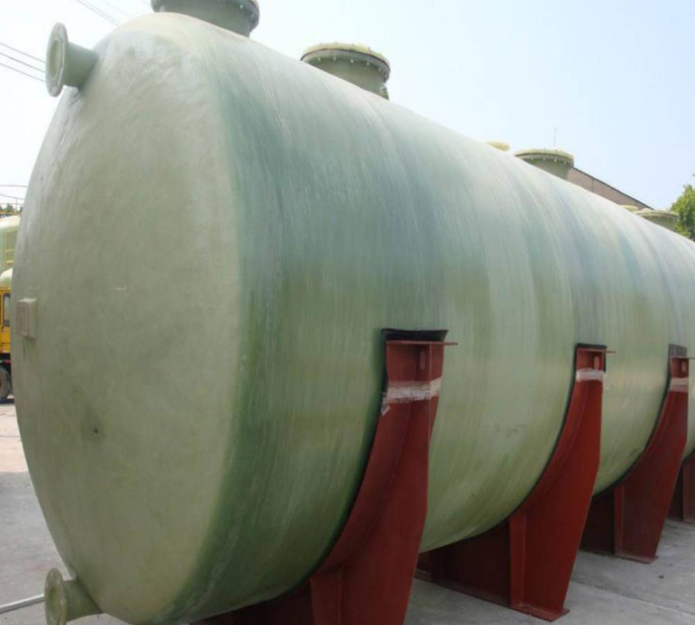 大型玻璃钢罐现场制作500方700方储酸罐