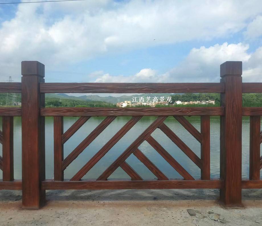 广西仿木栏杆价格梯形河道仿木护栏方格池塘仿木围栏艺高景观厂家安装