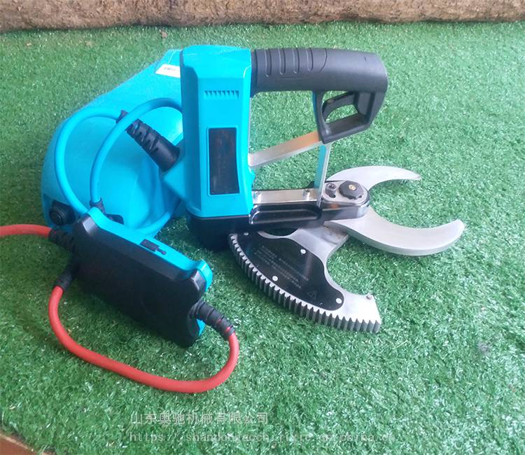 奥驰牌伐竹剪背负式锂电池电动伐竹剪四川贵州地区伐竹工具