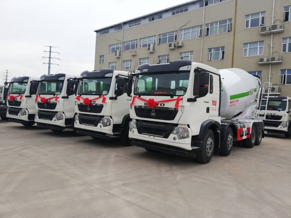 轻量化水泥搅拌车价格12方法规搅拌车重汽tx商砼车