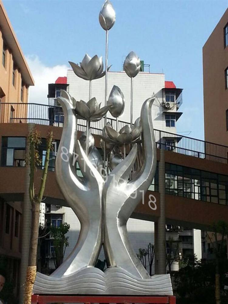 学校操场雕塑校园景观雕塑不锈钢雄鹰展翅大型景观