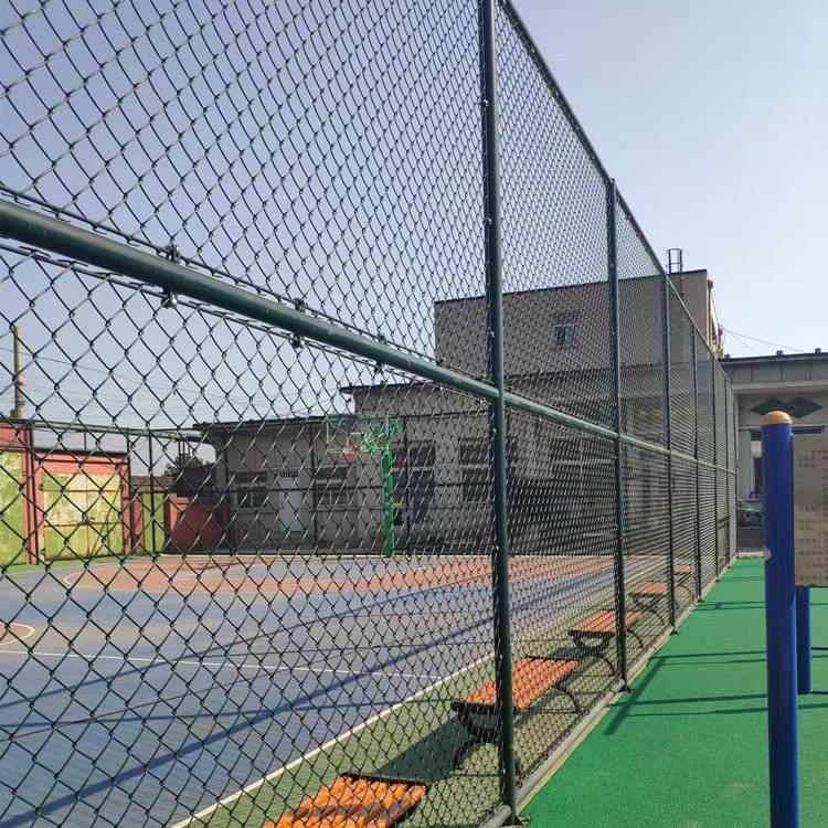 体育场围网施工承接各种球场围网贺州4米高篮球球场围网