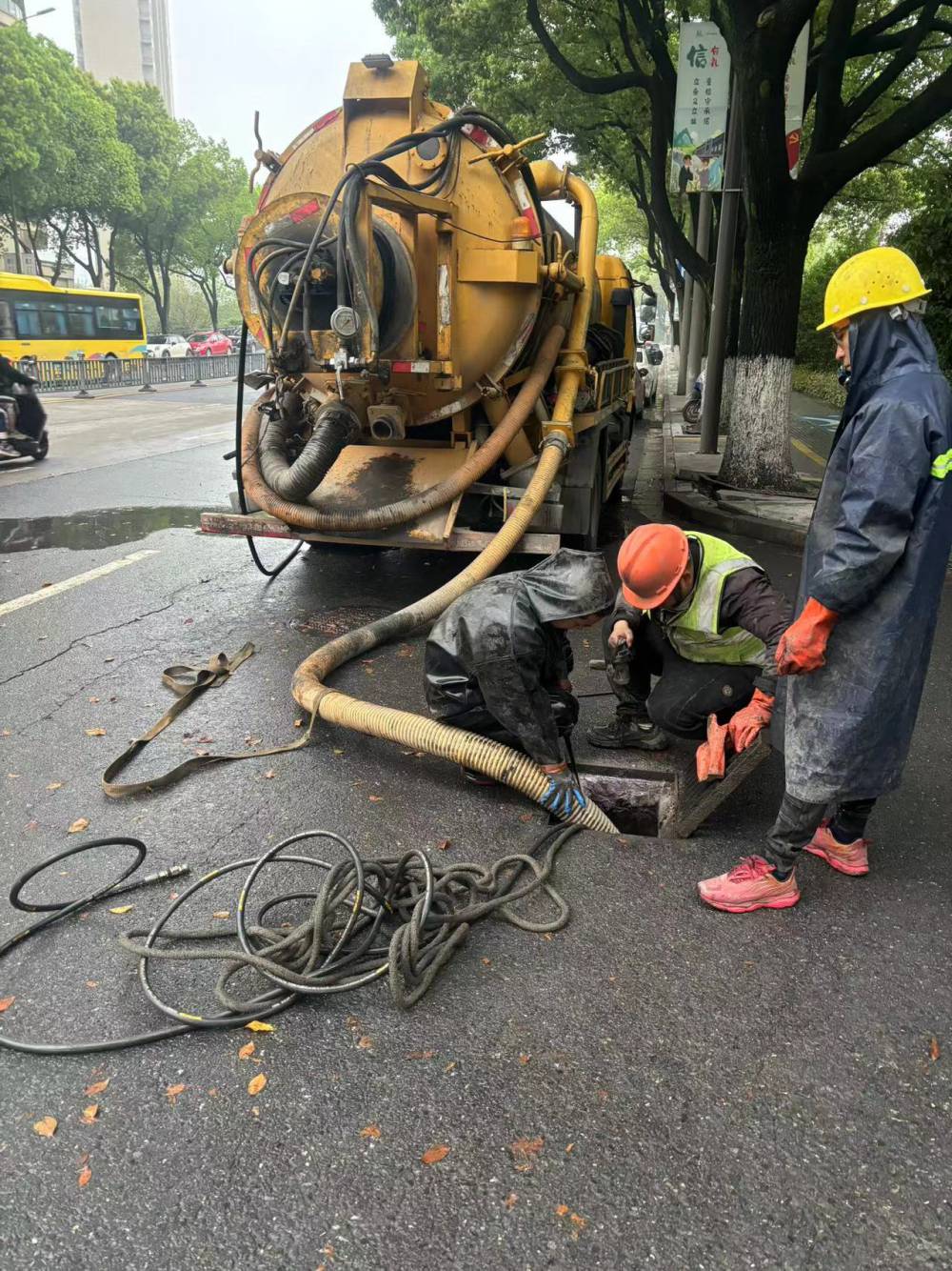 工厂酒店人工清掏化粪池 污水池清理 高压清洗下水道效***