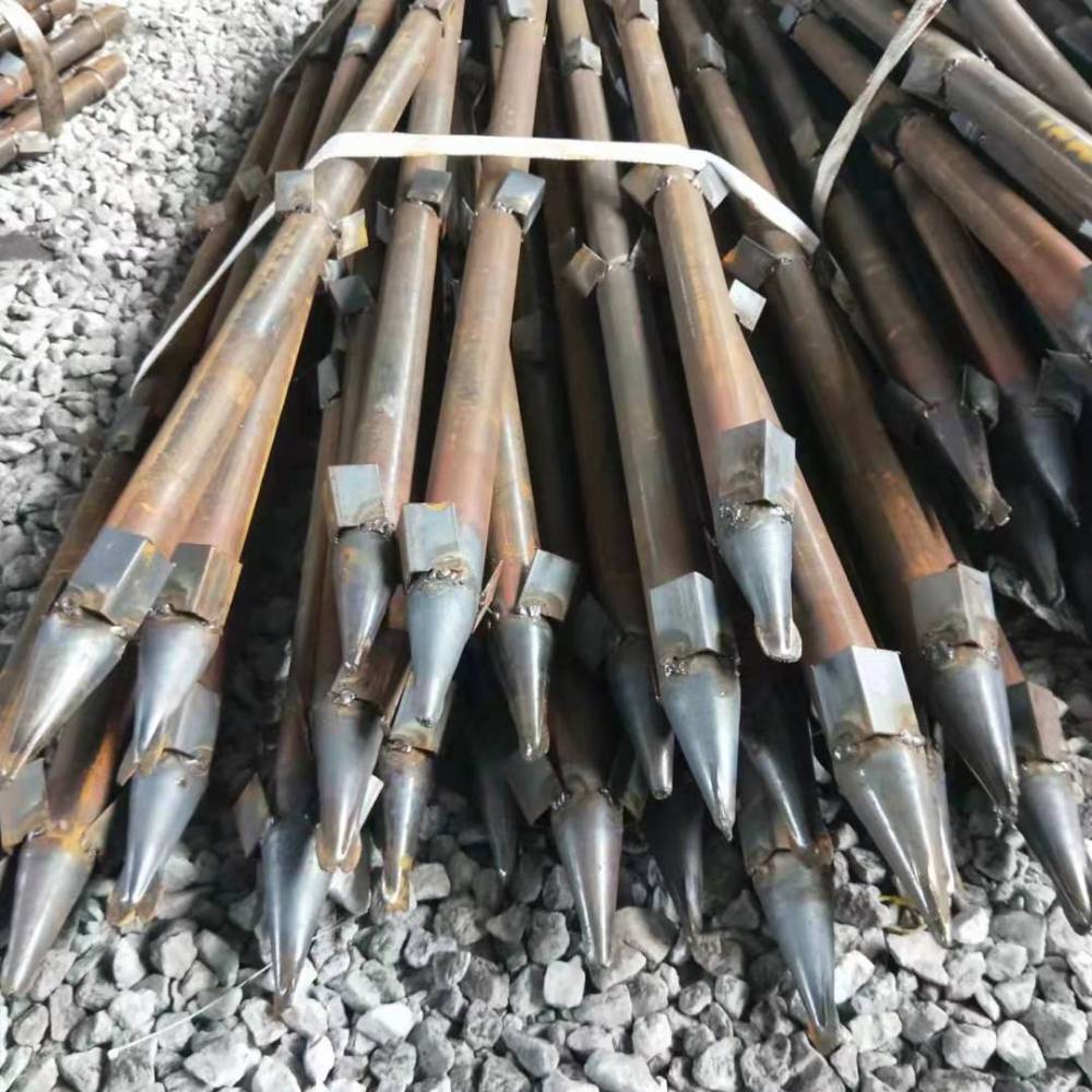 生产超前小导管倒刺钢花管基坑小导管钢花管欢迎领导来厂视察图片