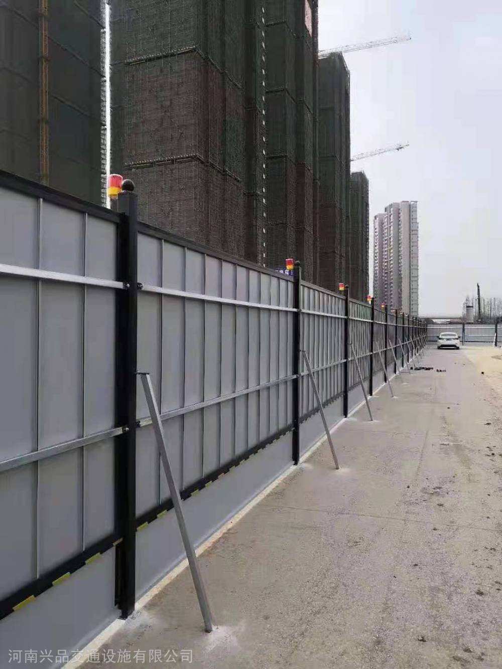 河南围挡厂销售郑州市政彩钢瓦围挡道路施工隔离小草绿铁皮围挡