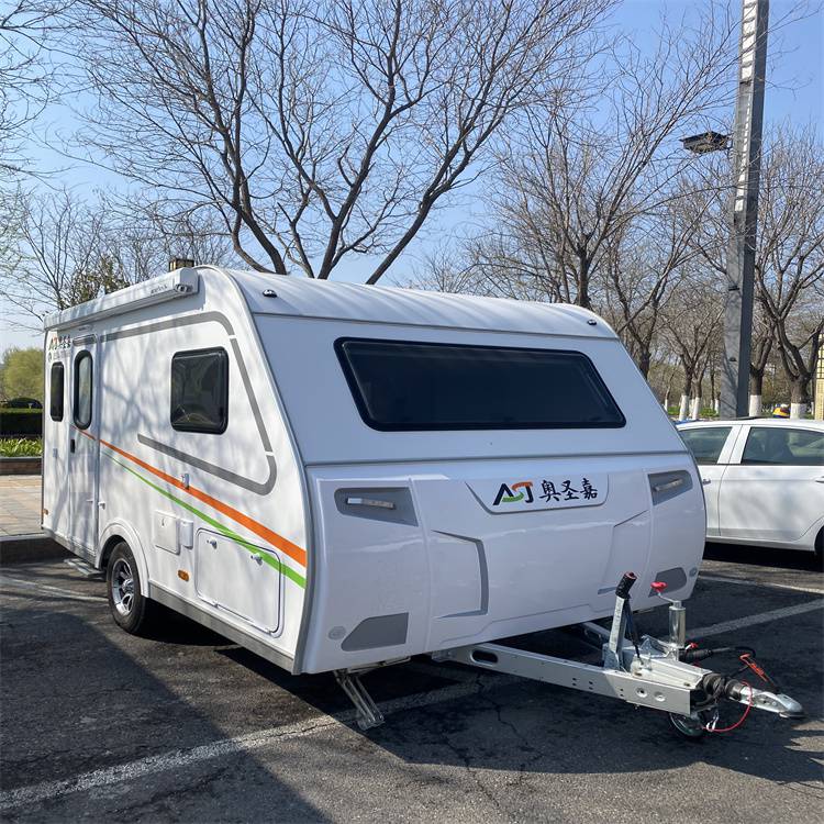 420四人版房车a山东奥圣嘉露营房车a可上牌牵引房车图片