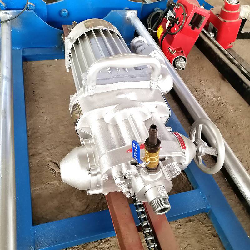 黑龙江水钻过路钻水平定向器小型12吨导向顶管机洪涛电力