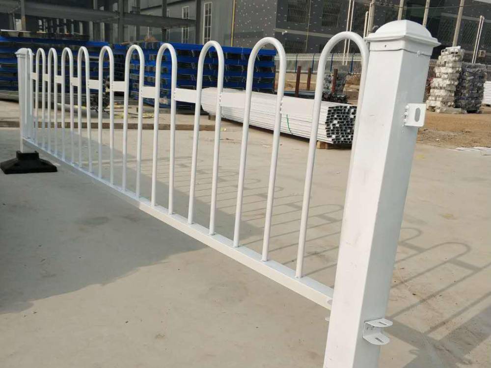安装大连交通道路护栏y大连京式护栏y大连马路中央m型护栏