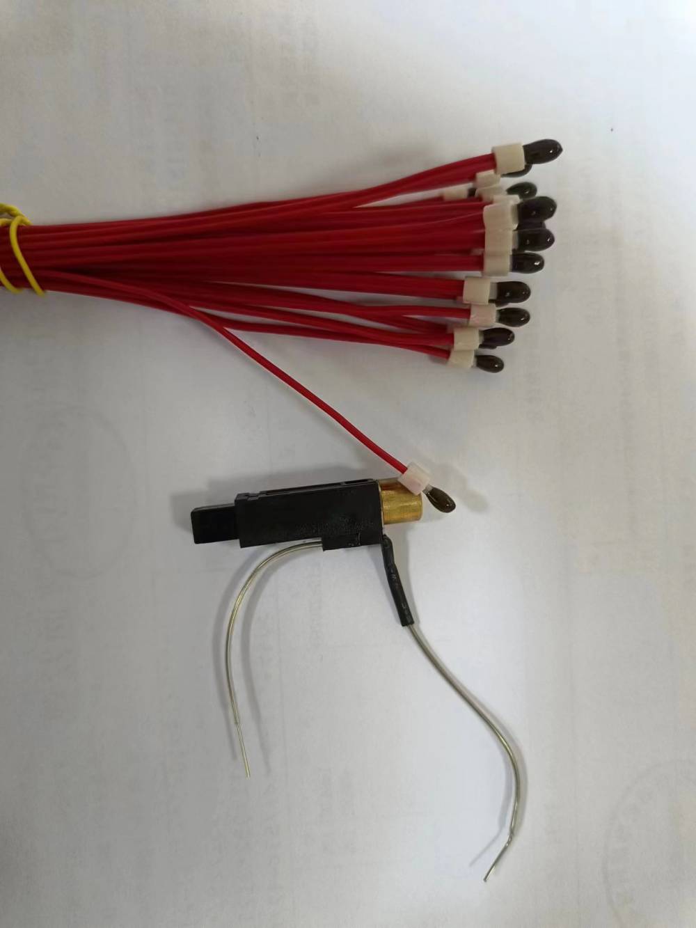 生产各种无桥电点火头脉冲电点火头消防用电点火头有桥电火柴刚性电