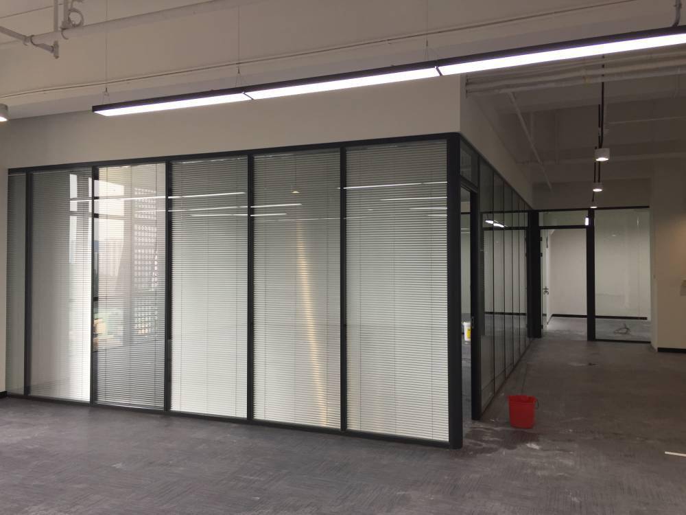 西丽写字楼装修办公室玻璃隔墙 3c认证玻璃厂家供应