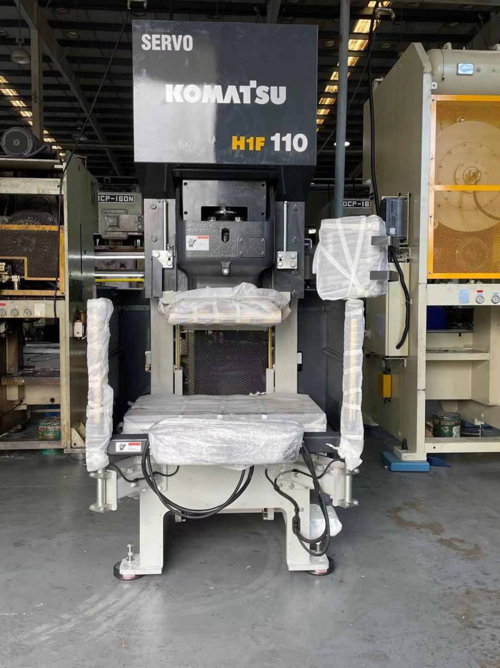 小松冲床komatsu代伺服压力机h1f110t2进口设备