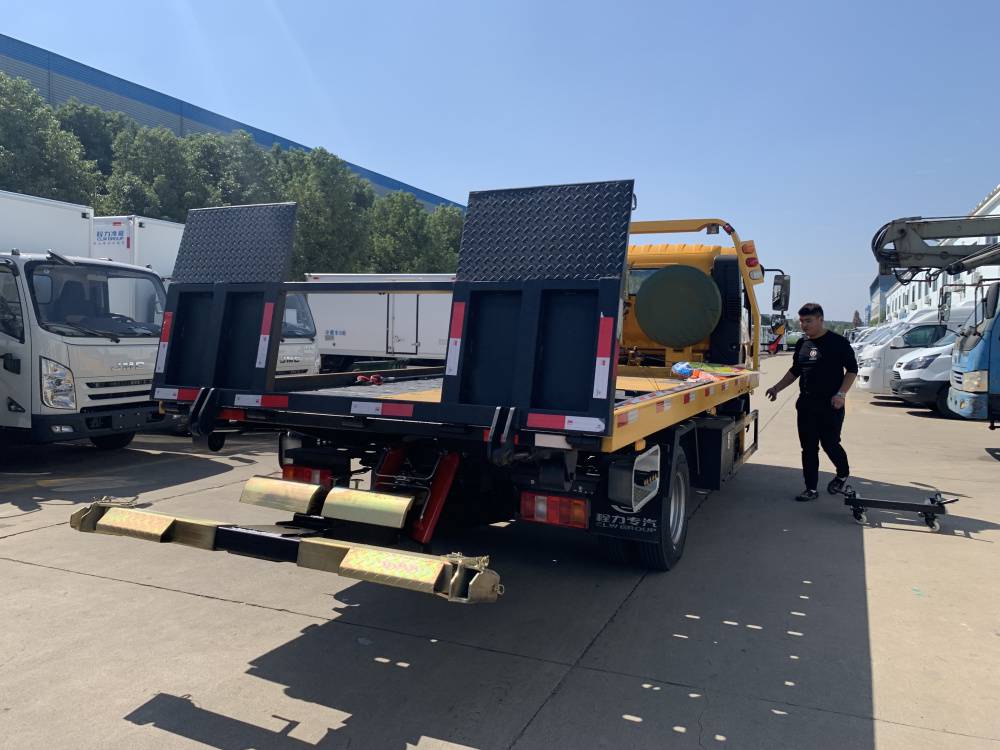 蓝牌重汽道路救援车平板一拖二板车事故救援拖车