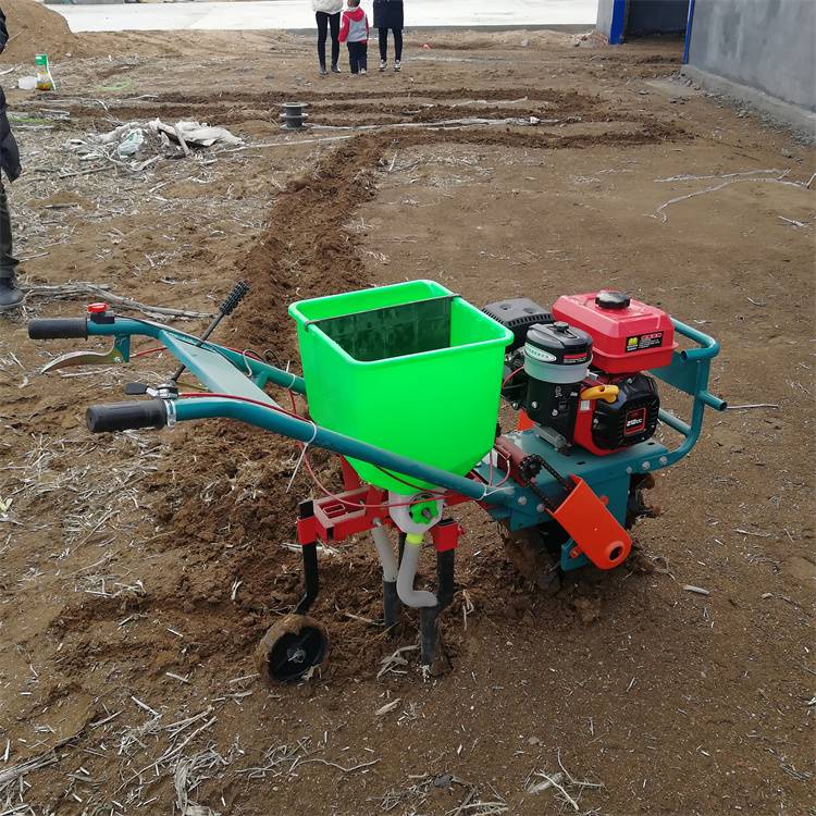 柴油水冷手推玉米施肥机小型田地追肥机机身灵巧