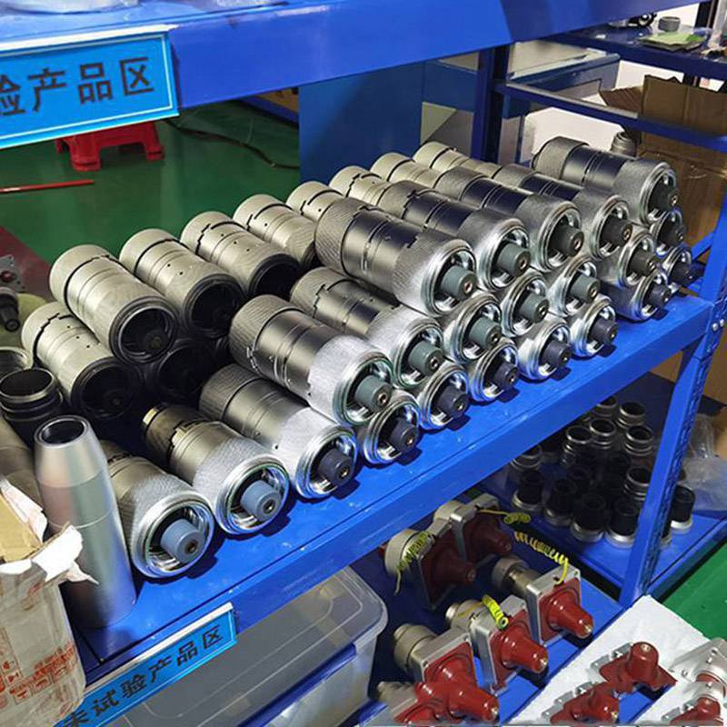自锁定快速插拔绝缘堵头接入电源堵头输电网电缆电气连接头诺达