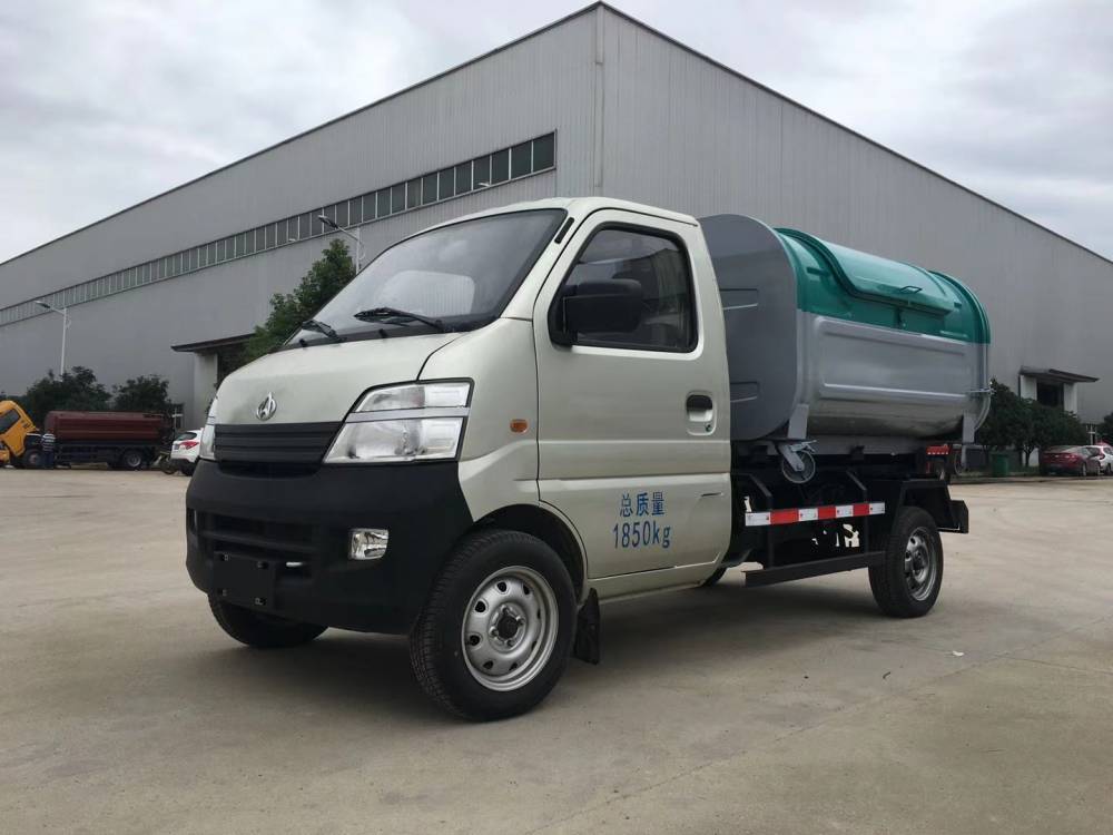 勾臂垃圾车
