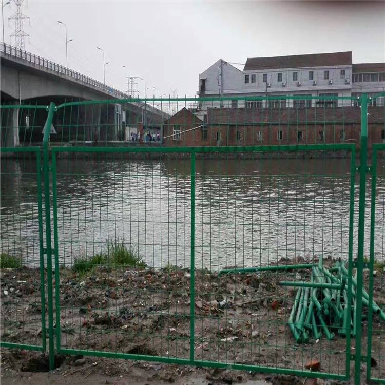 定制公路护栏网 生产批发 围栏网 万泰
