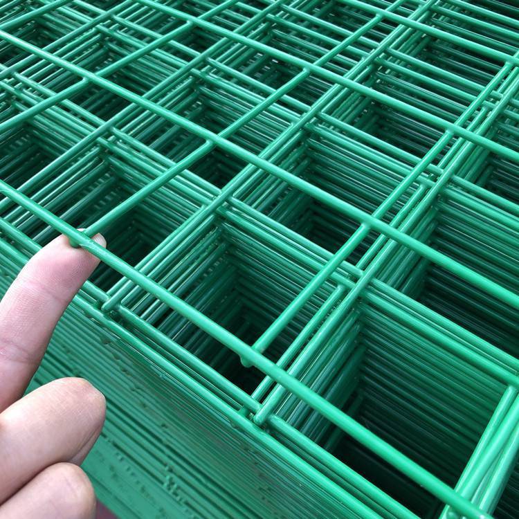 厂家沧州货架支护网喷塑方眼焊接网12米焊接网片规格多样