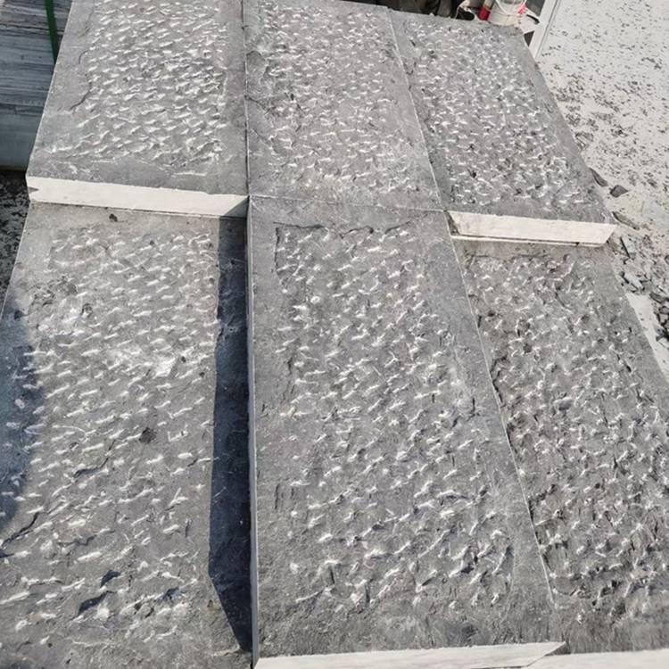 铺地錾道面青石板300600斧凿面铺地石板岩青石砖