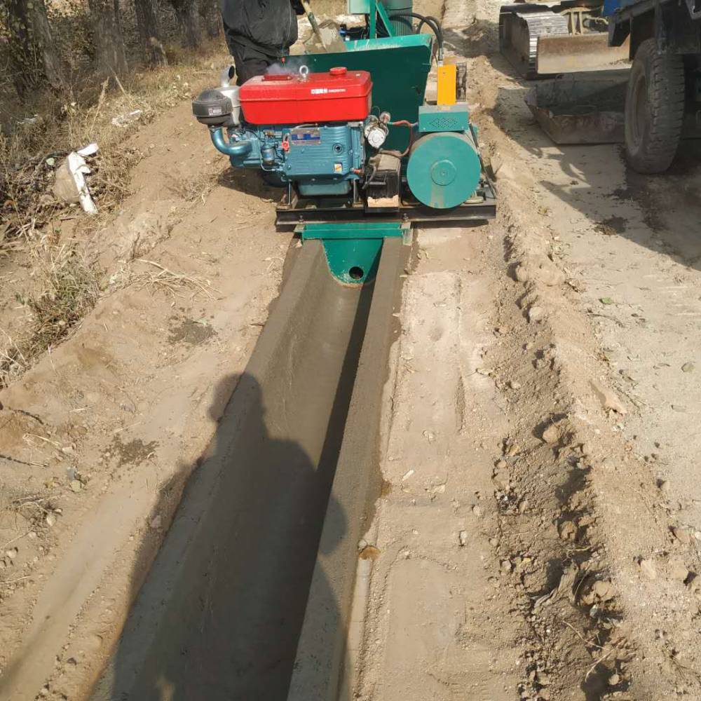 水渠一次性成型机公路水渠成型机全自动路沿石滑模机产地直销