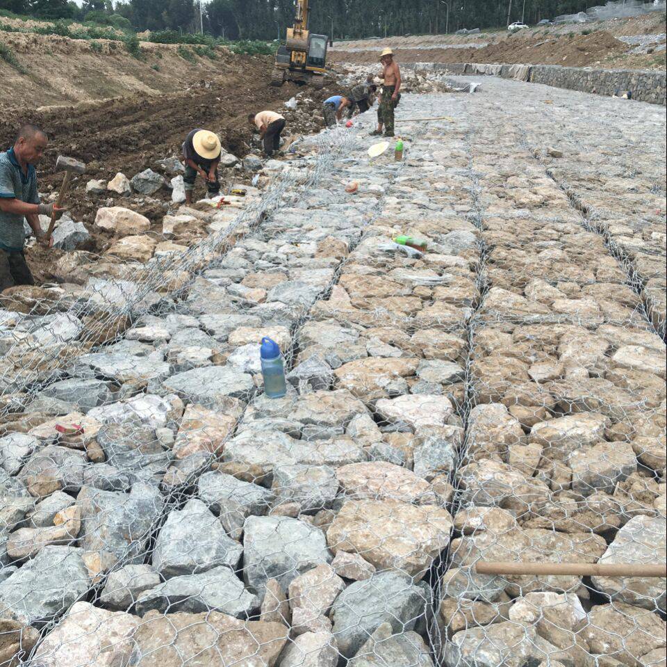 山西太原五绞格宾网防冲石笼网兜堤坝合金网兜图片