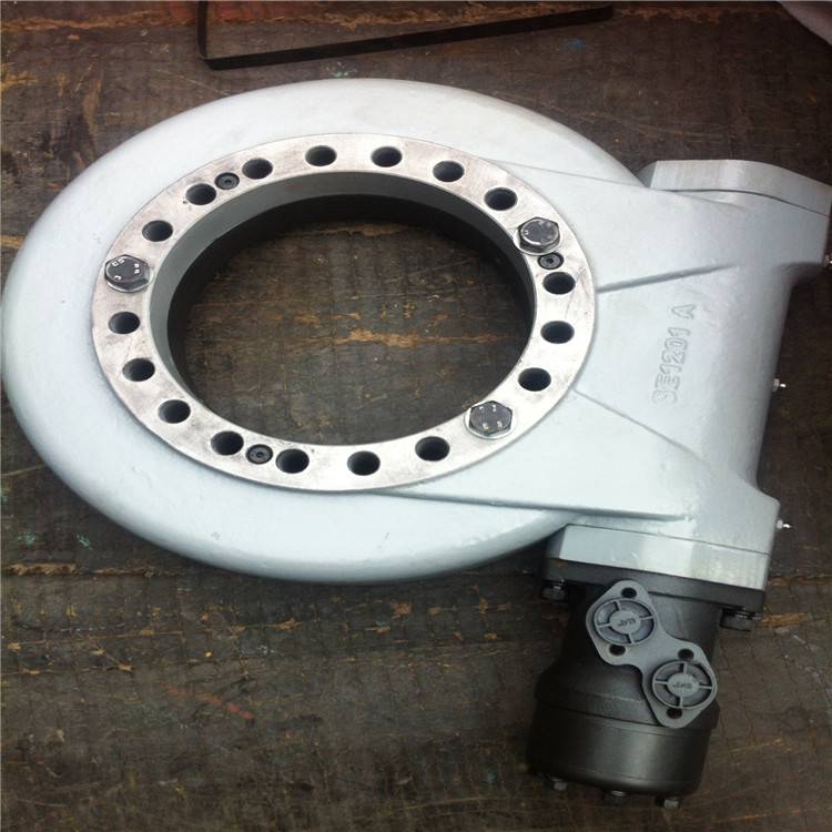 山西众轩3吨吊车齿轮齿圈式液压回转支承厂家图片