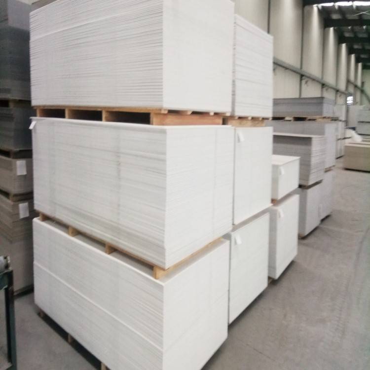 纤维为增强材料,以硅质(如石英粉,粉煤灰,硅藻土等)-钙质材料(如石灰