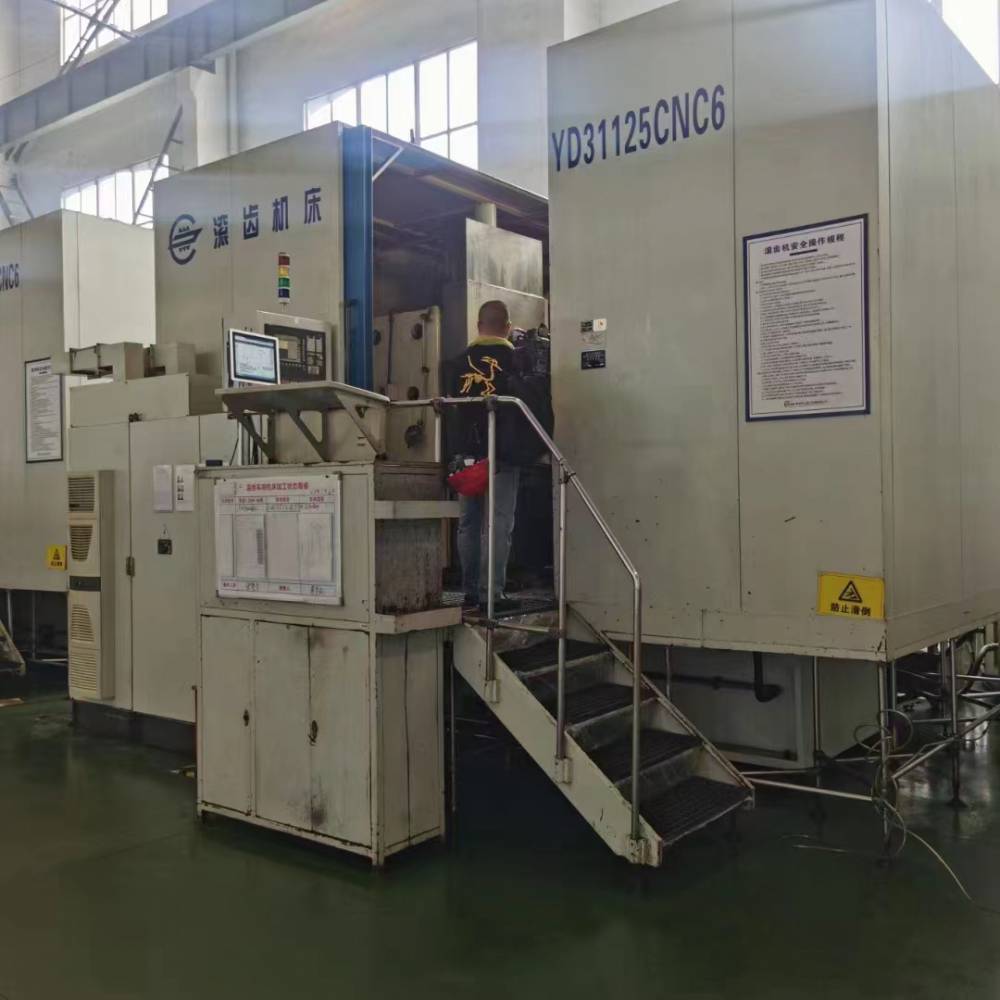 转让二手重庆YD31125CNC6数控滚齿机主电机功率37
