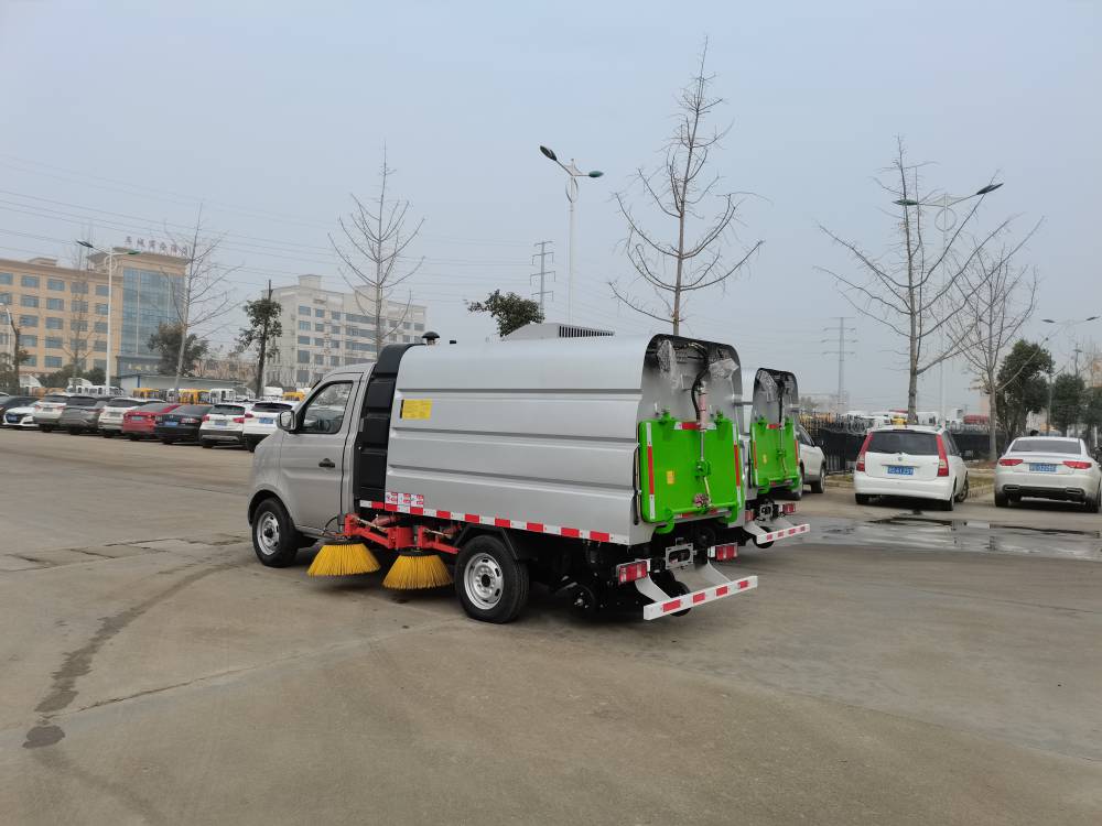 扫路车