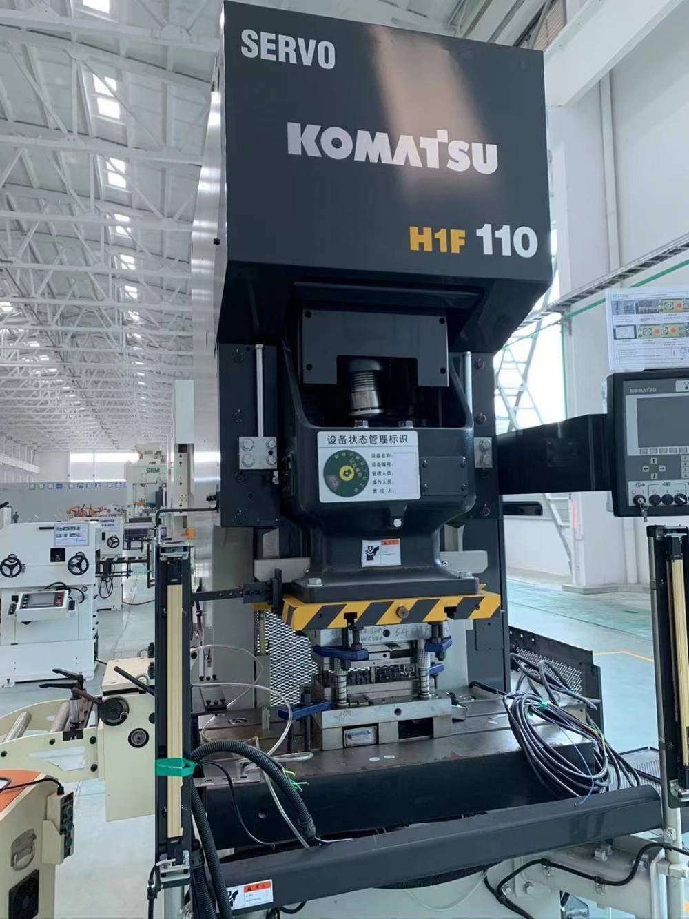 小松冲床komatsu伺服压力机h1f110t2