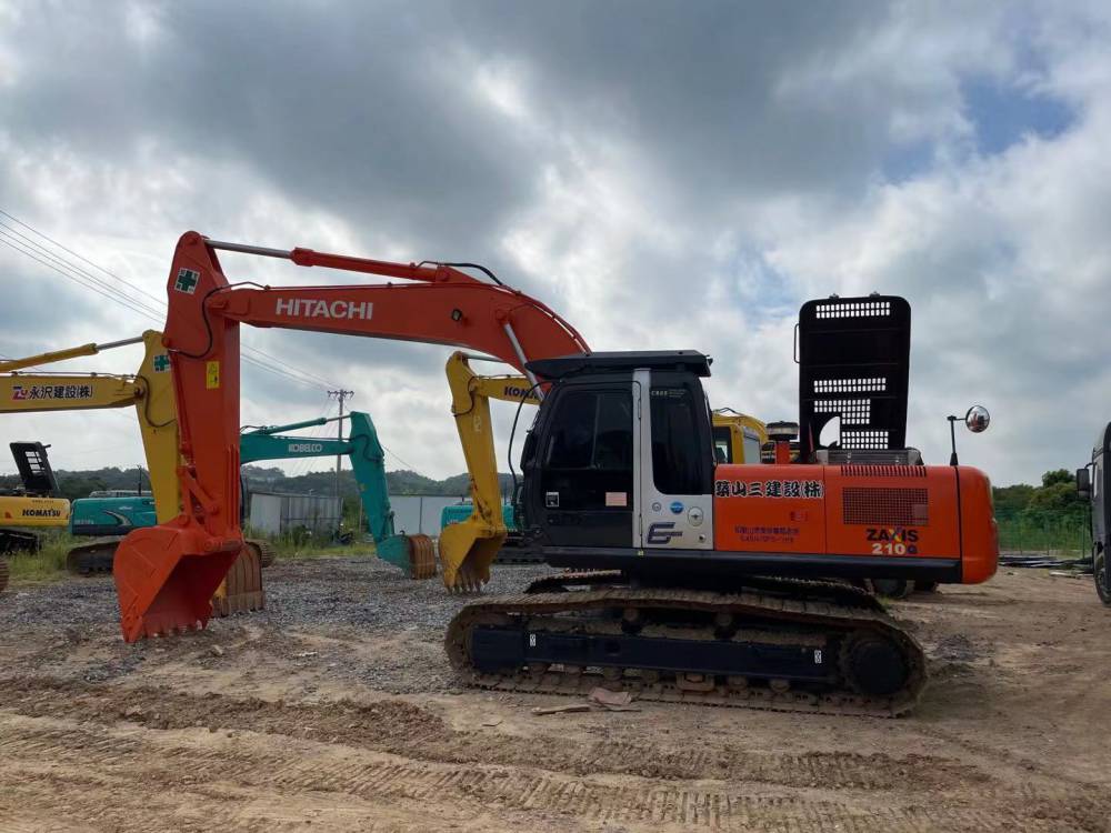 二手挖掘机日立2103g日立二手挖掘机手续两年全国免费配送急