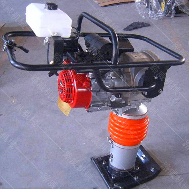 手持式汽油打夯机建筑地面电动冲击夯小型地基夯土机