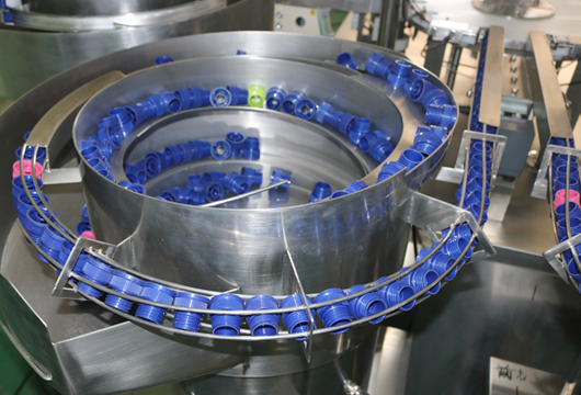 双工位瓶盖组装机多功能瓶盖组装机饮料瓶盖组装机