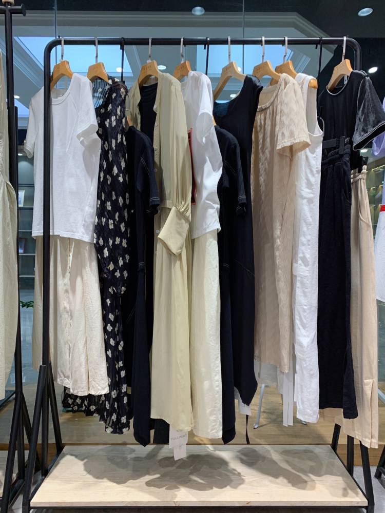 女装品牌布卡拉2020秋装棉麻大码北京女装品牌专柜货源尾货走份批发