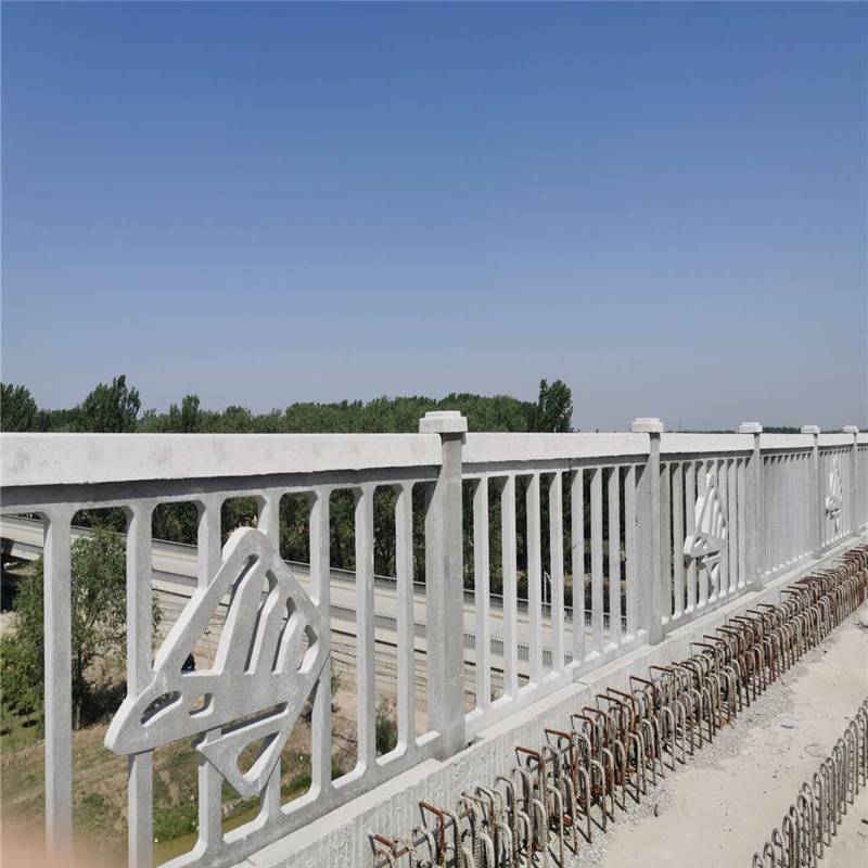 保定铁锐建材高铁护栏混凝土材质安装简便安全牢固