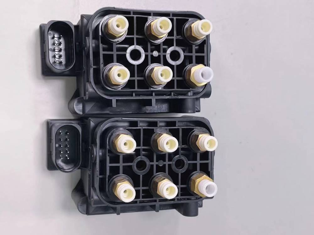 适用于奔驰梅赛德斯减震分配阀电磁阀a2123200358a2513200058