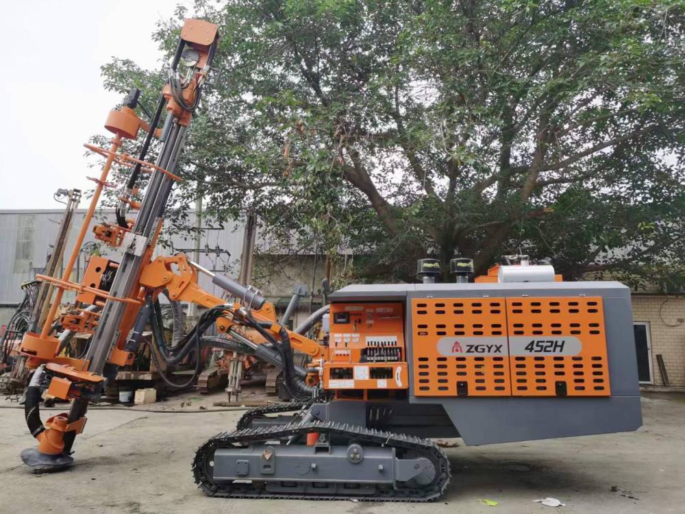 志高掘进zgyx452凿岩钻车图片